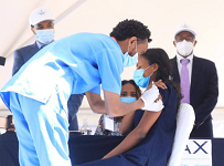 Ethiopia gives COVID-19 vaccination for health workers