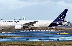 Global air cargo declines in March - report